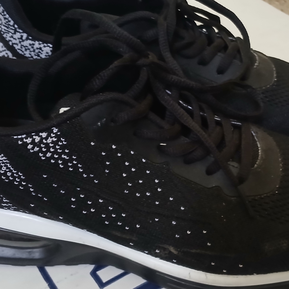 Black White Air Running Sneakers - Size 8.5